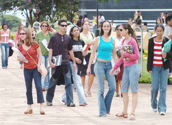 Bolsistas do ProUni têm prioridade nas vagas de estágio na Caixa. Já são 650. (Júlio César Paes)