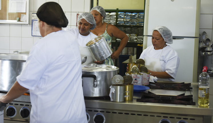 O concurso foi idealizado para valorizar o papel dos profissionais da merenda, além de promover a formação de hábitos alimentares saudáveis no ambiente escolar (foto João Neto/MEC – 10/9/15)