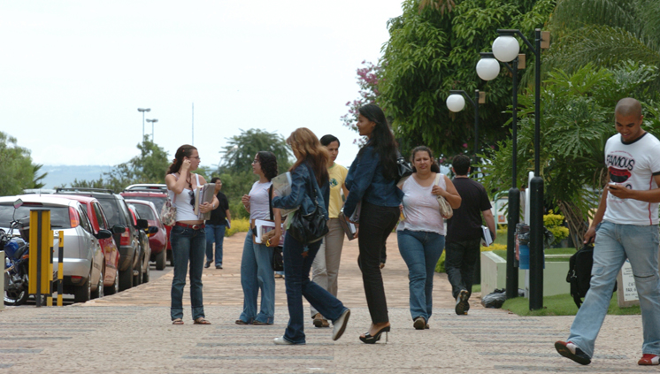 Entre os critérios para concorrer ao financiamento, os candidatos devem ter participado de alguma edição do Enem a partir de 2010 (foto: arquivo ACS/MEC – 3/3/06)