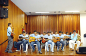 Orquestra de Violões do Colégio Estadual João Bennio recebe a Caravana da Educação no Goiás (Foto: João Bittar)