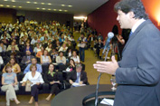 A expansão da rede federal de educação tecnológica é um dos caminhos para melhorar a qualidade do ensino médio, diz Haddad no seminário Eduação do Século 21. (Foto: Júlio Cesar Paes)